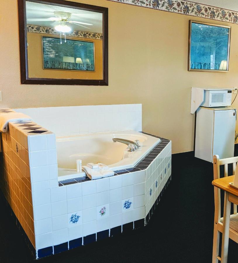 Executive Inn Thomson 外观 照片