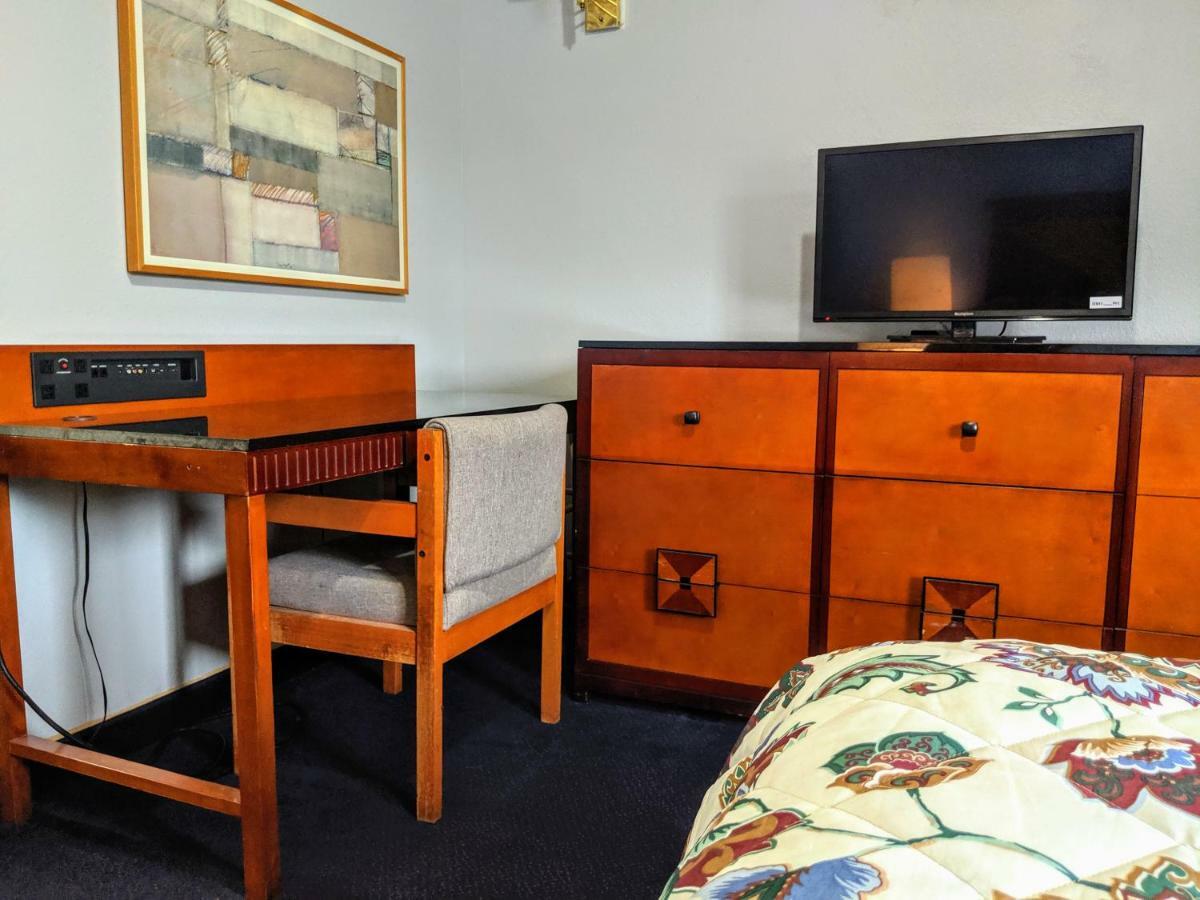 Executive Inn Thomson 外观 照片