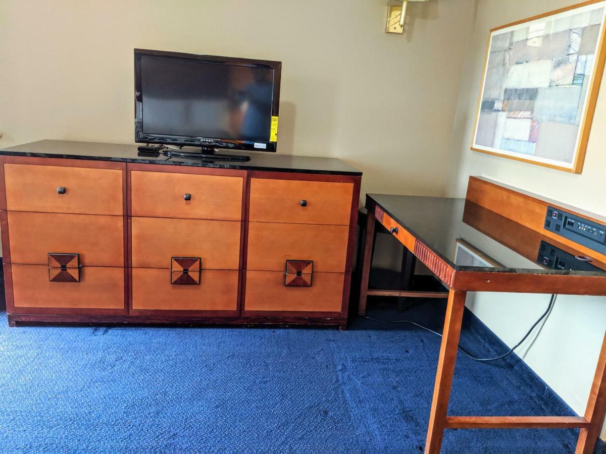 Executive Inn Thomson 外观 照片